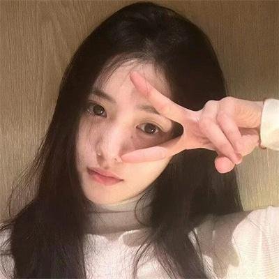 三个摩登女性
